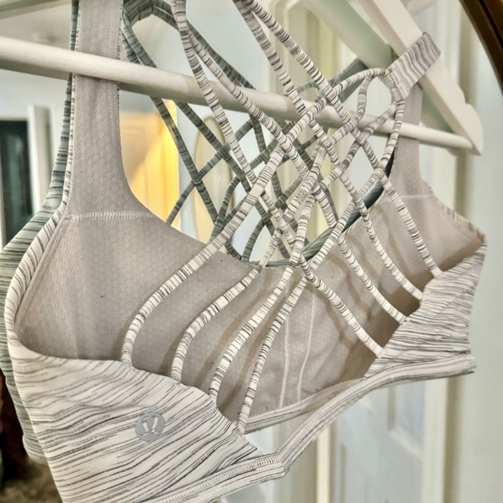 🌟Lululemon Free to Be Bra 🌟Wild
Light Support, A/B Cup - Size 10